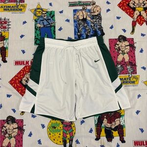 vintage nike swoosh logo green and white basketball shorts #basketball #90s S/M